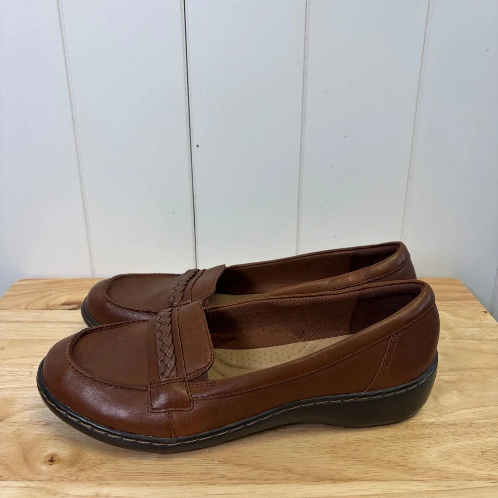 Clarks Collection Minimalist Leather Loafers Women Size 10 Preppy Office Comfy